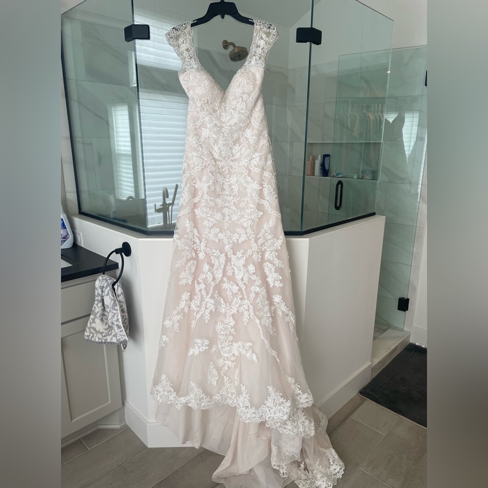 Essence of Australia Wedding Dress in Ivory - Picture 4 of 7